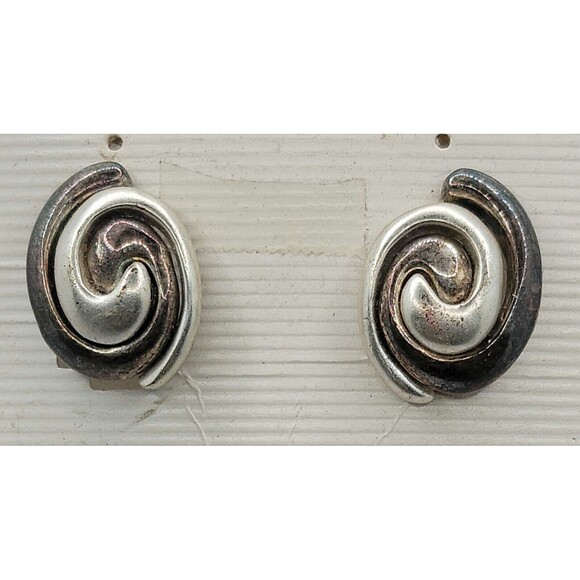Silver Puffy Round Swirl Clip On Earrings Vintage - Picture 1 of 4
